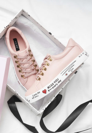 Pantofi sport roz Siena cu talpa comoda groasa decorati cu mesaje