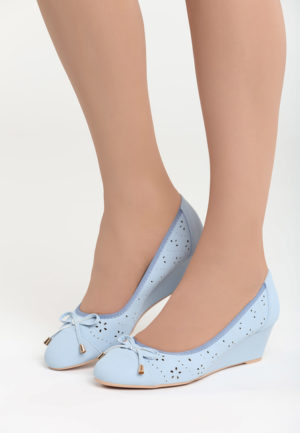 Pantofi albastri cu platforma decorati cu fundita si perforatii Void