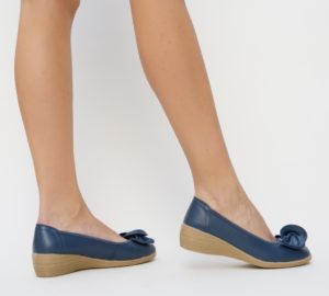 Pantofi office bleumarin cu talpa ortopedica Biho accesorizati cu o aplicatie decorativa pe varf