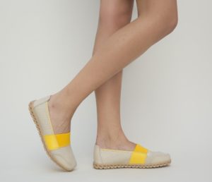 Pantofi de primavara bej casual Digio intr-un design slip-on cu talpa plata