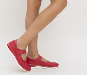 Pantofi fara toc rosii de primavara cu design de tip slip-on prevazuti cu scai Domiro