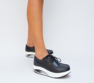 Pantofi dama casual negri din piele naturala Heliade prevazuti cu o platforma inalta de 4cm