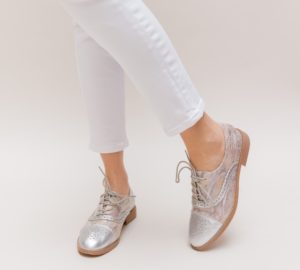 Pantofi argintii oxford casual cu sireturi Linda pentru primavara
