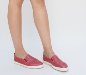 Pantofi casual rosii de tip slip-on cu talpa comoda Tiana realizati din piele eco de calitate