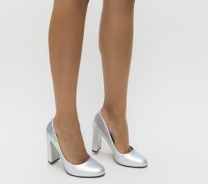 Pantofi argintii cu toc gros inalt si varful usor rotunjit Fifo pentru office sau ocazii speciale
