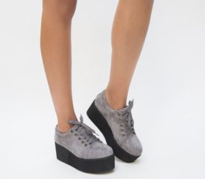 Pantofi sport gri ieftini cu sireturi Mangalia prevazuti cu o talpa dubla