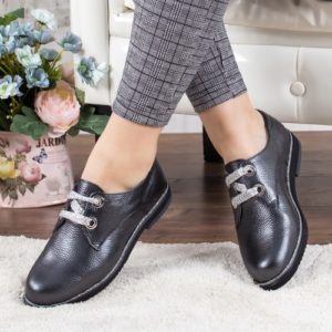 Pantofi gri fara toc stil oxford cu talpa cusuta realizati din piele naturala premium Loiami