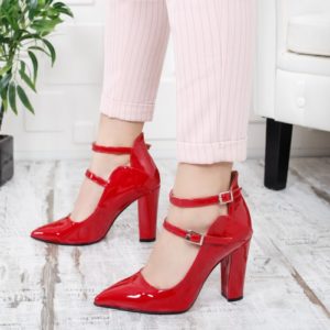 Pantofi rosii luciosi eleganti cu toc inalt gros si catarame decorative Tomir